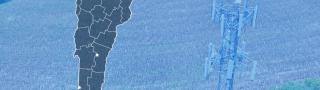 County map of Vermont, FirstNet tower near a field